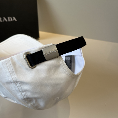 プラダ「Prada」 Re-Nylon Baseball Cap