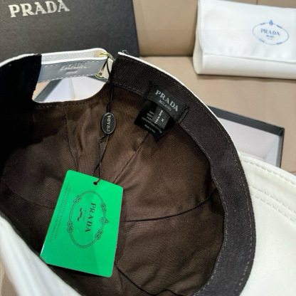 プラダ「Prada」Re-Nylon Baseball Cap