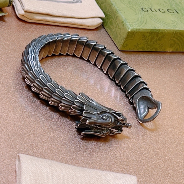 グッチ「Gucci」 ドラゴンヘッド ブレスレット