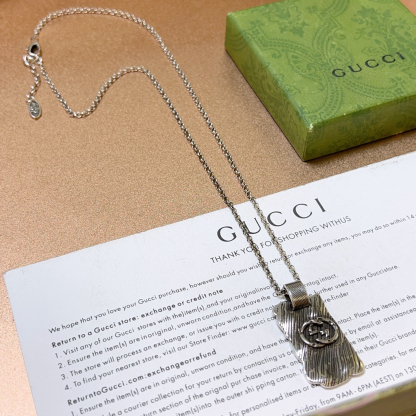 グッチ「Gucci」Anger Forest ペンダントネックレス