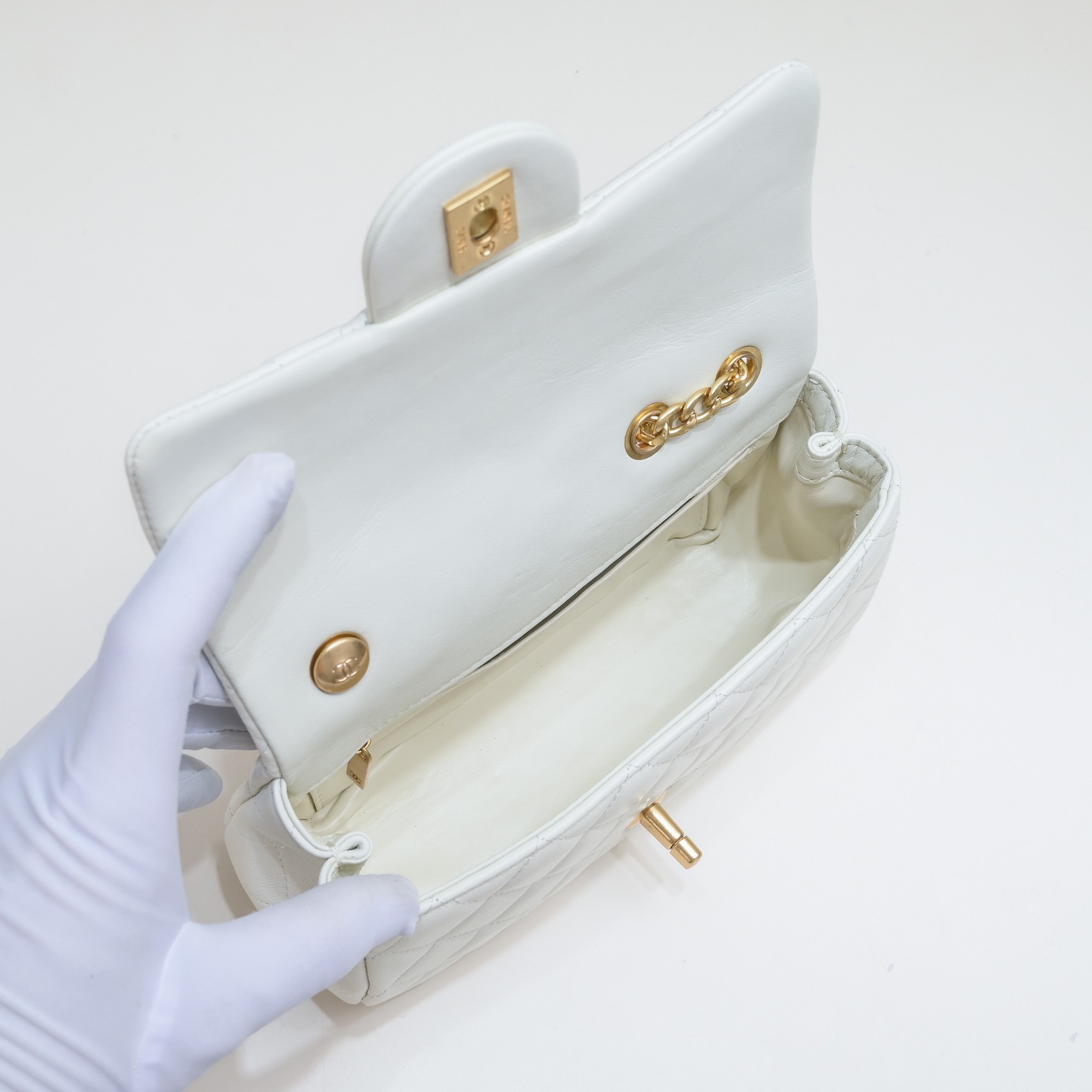 シャネル「Chanel」スモール トップハンドル フラップ バッグ