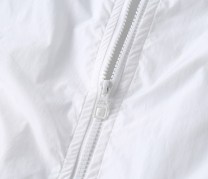 ルイ・ヴィトン「Louis Vuitton」2025 スプリング モノグラム エンボス加工 ジャケッコート着