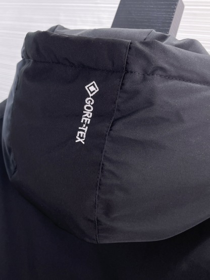 アークテリクス「ARC'TERYX」ロゴデザイン カラーブロック ダウンジャケット