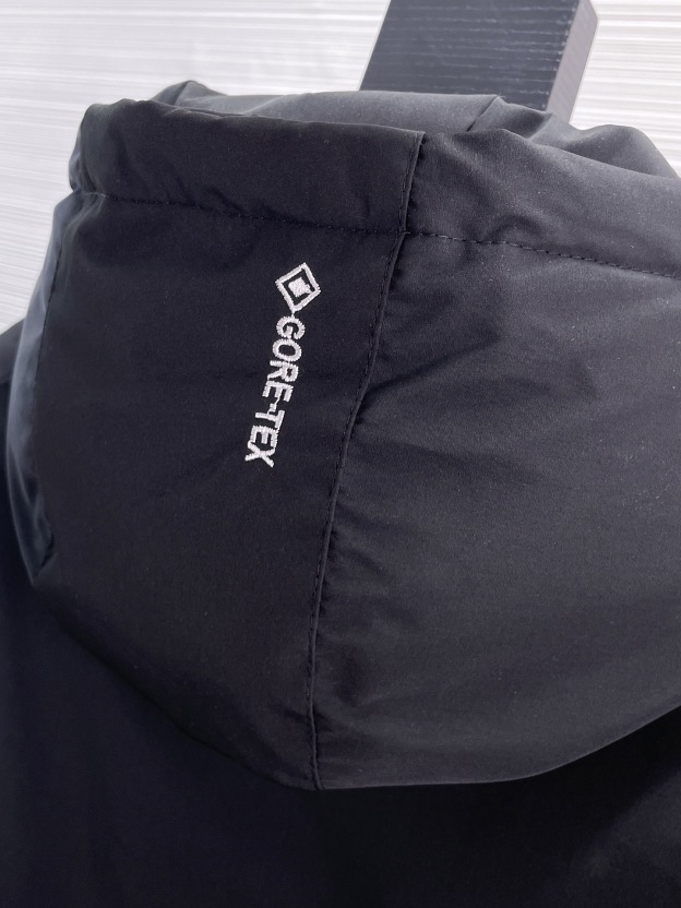 アークテリクス「ARC'TERYX」ロゴデザイン カラーブロック ダウンジャケット