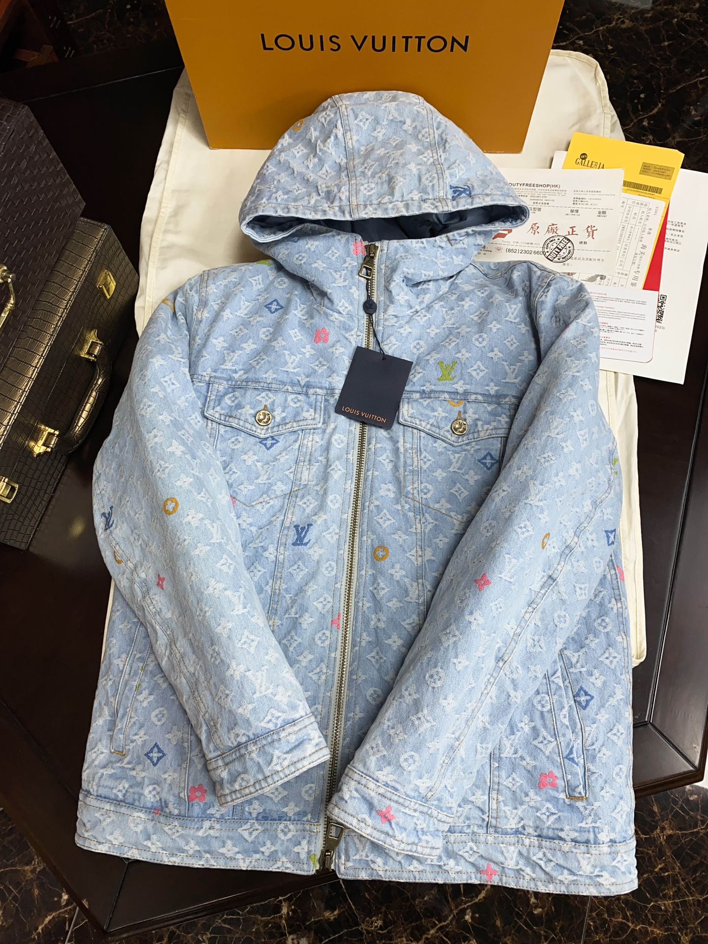 ルイ・ヴィトン「Louis Vuitton」MONOGRAM PILLOW ダウンジャケット