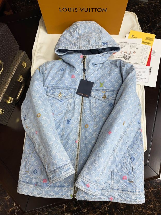 ルイ・ヴィトン「Louis Vuitton」MONOGRAM PILLOW ダウンジャケット