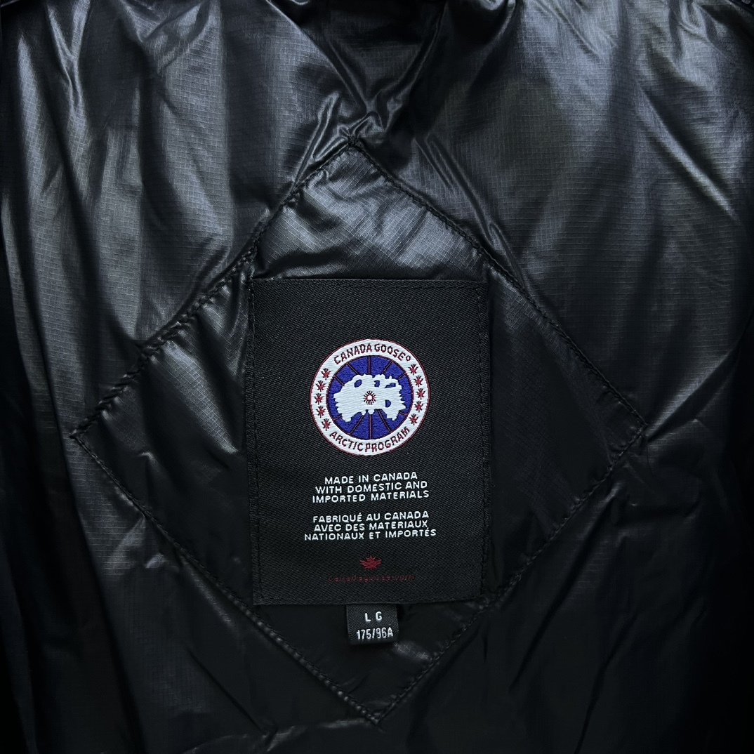 カナダグース「Canada Goose」Crofton パフダウンジャケット