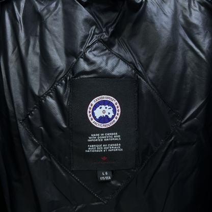 カナダグース「Canada Goose」Crofton パフダウンジャケット