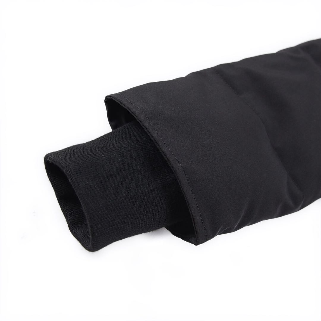 カナダグース「Canada Goose」パーカーダウンコート