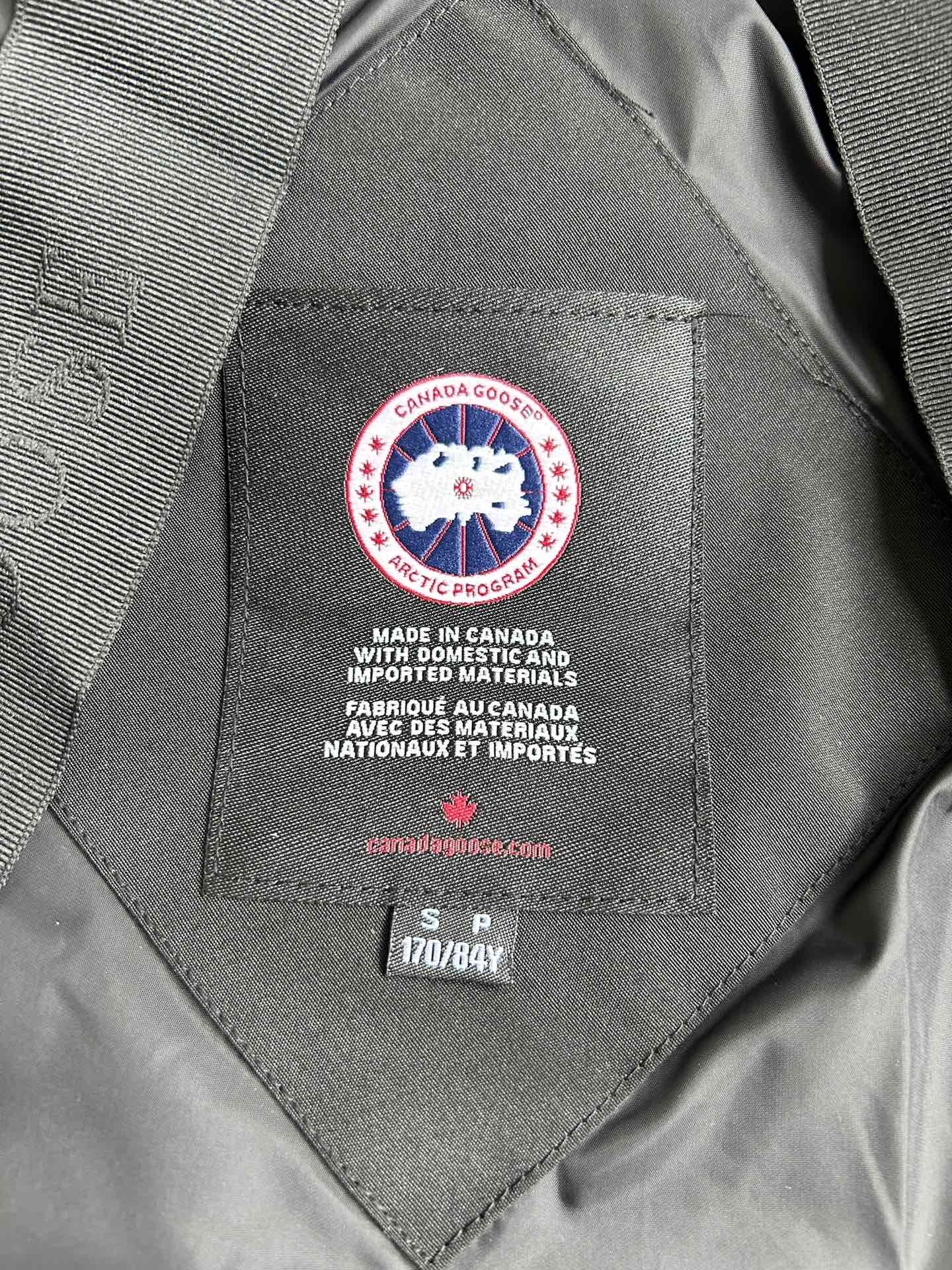 カナダグース「Canada Goose」パーカーダウンコート