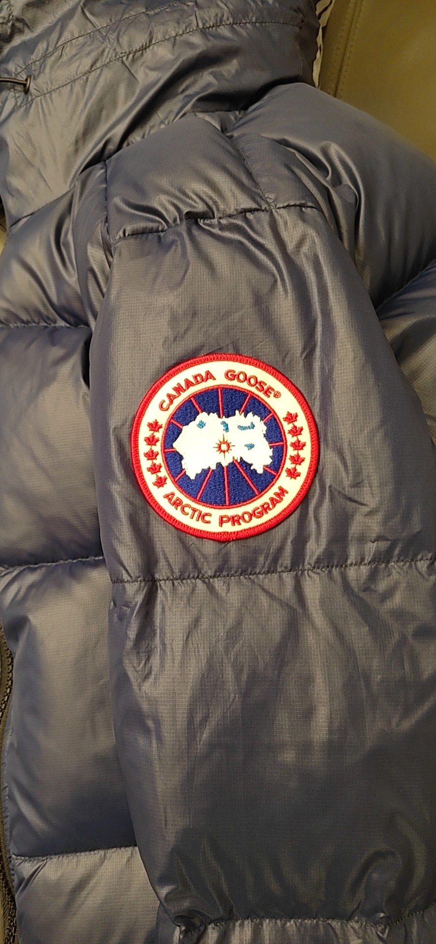 カナダグース「Canada Goose」Crofton パフダウンジャケット
