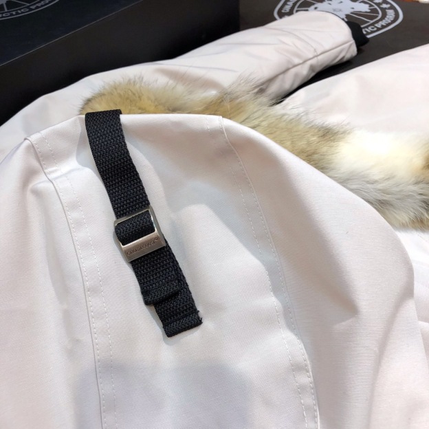 カナダグース「Canada Goose」レディース ロングダウンコート