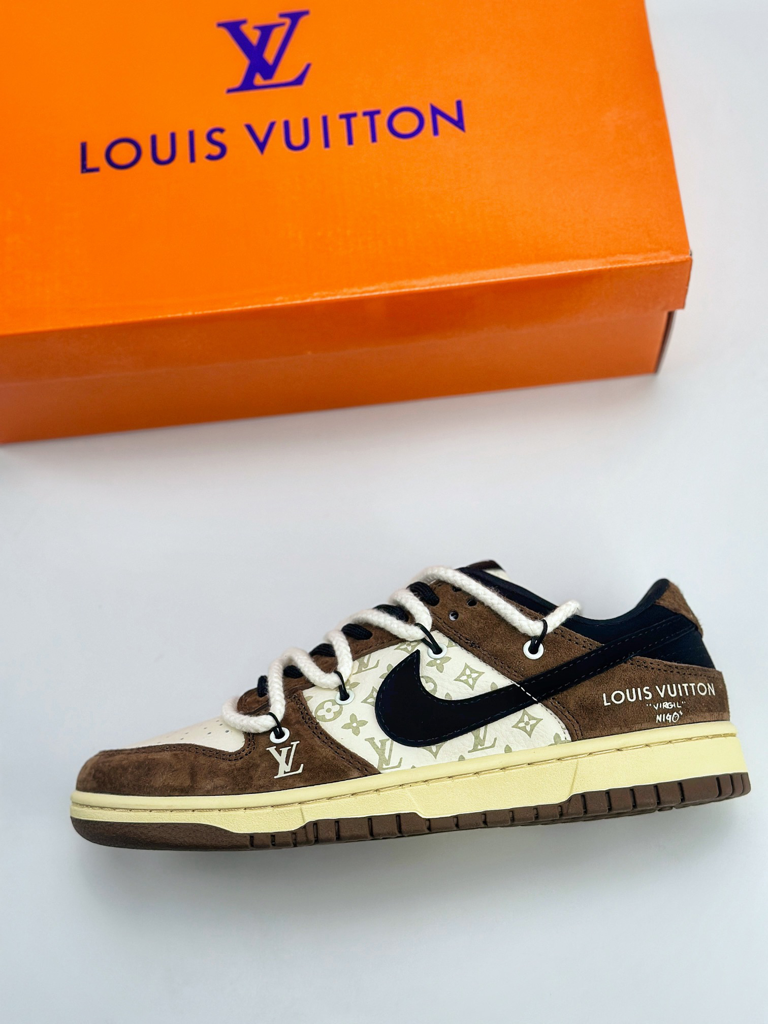 「コラボモデル」Louis Vuitton x Nike Air Force 1 Low スニーカー