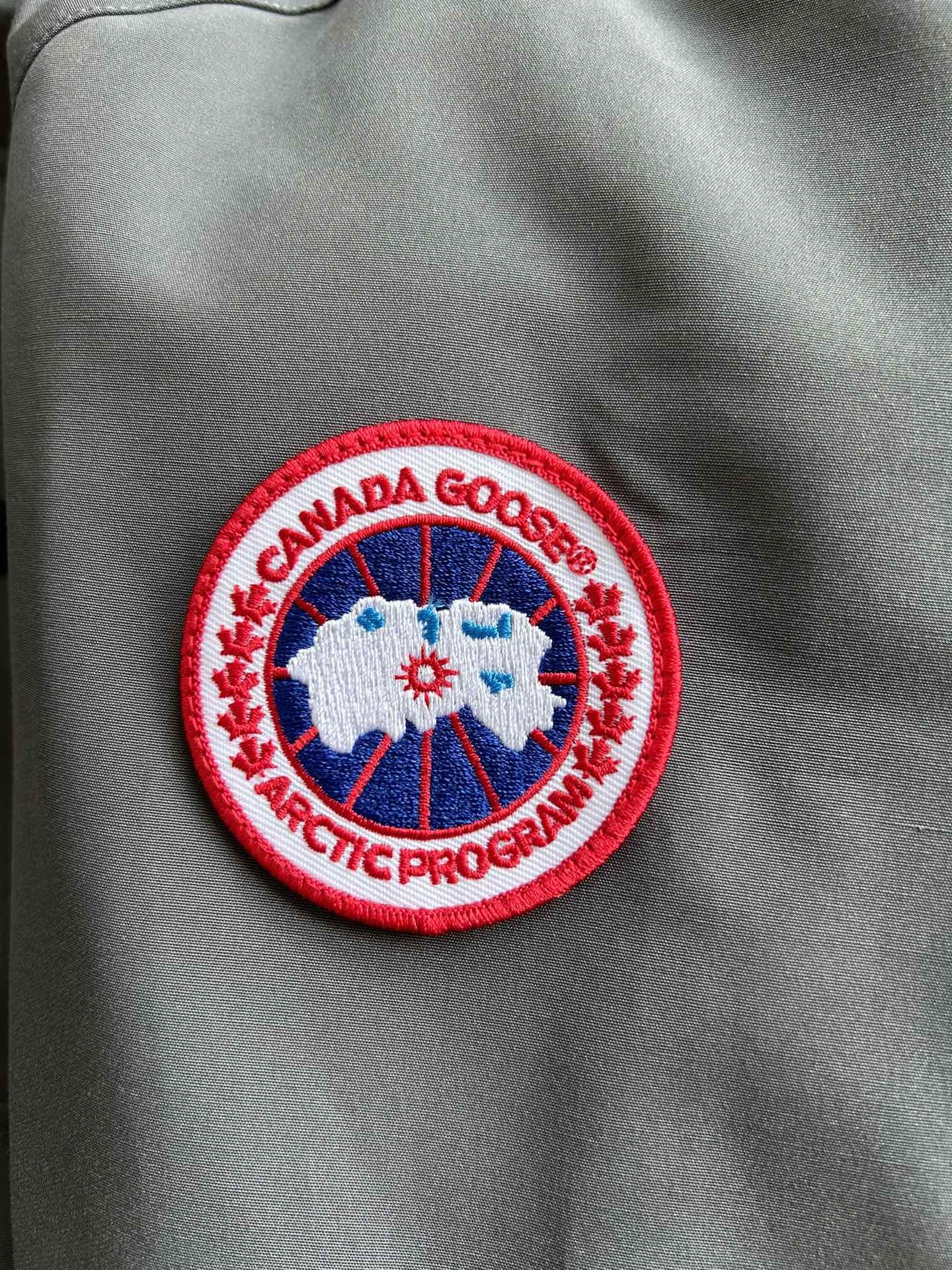 カナダグース「Canada Goose」メンズ ライトウェイトダウンジャケット