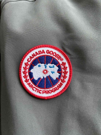 カナダグース「Canada Goose」メンズ ライトウェイトダウンジャケット