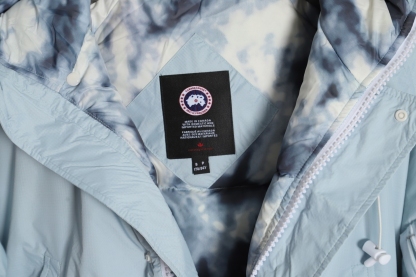 カナダグース「Canada Goose」ホワイトグレーシャー フライトジャケット