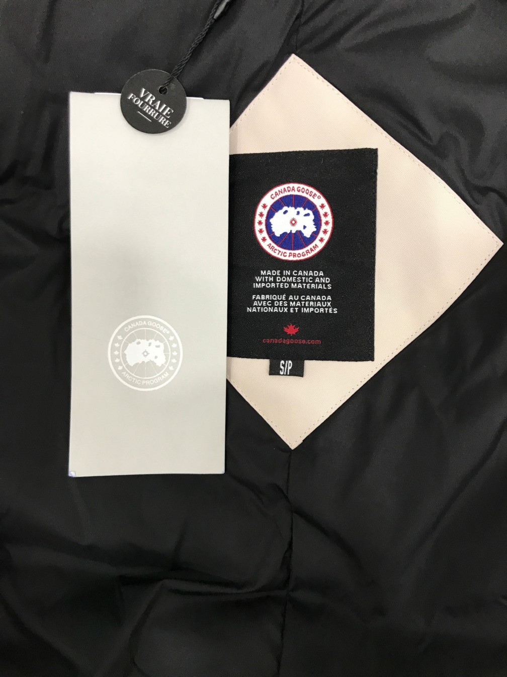 カナダグース「Canada Goose」レディース テールドパーカー
