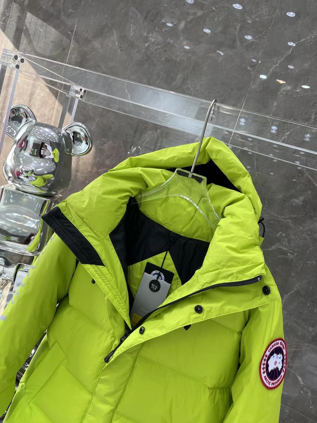 カナダグース「Canada Goose」ユニセックス リフレクティブダウンジャケット