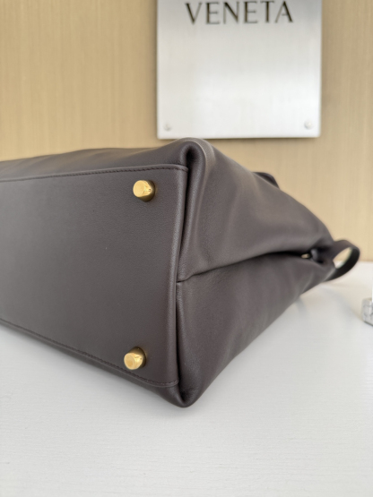 ボッテガ・ヴェネタ「Bottega Veneta」Ciao Ciao ラージ ショルダーバッグ