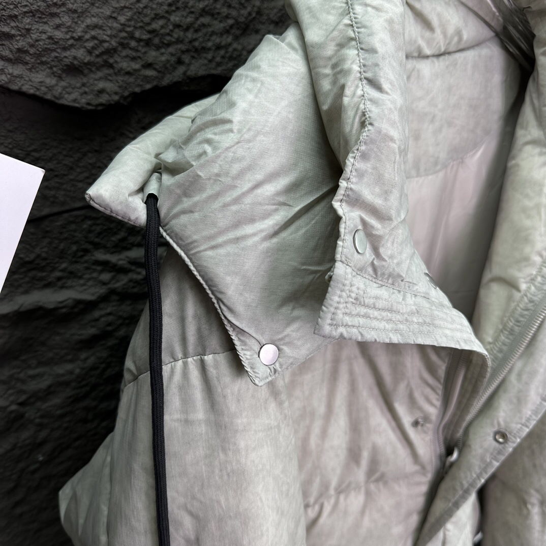 バレンシアガ「Balenciaga」‌2024秋冬最新ダウンジャケット