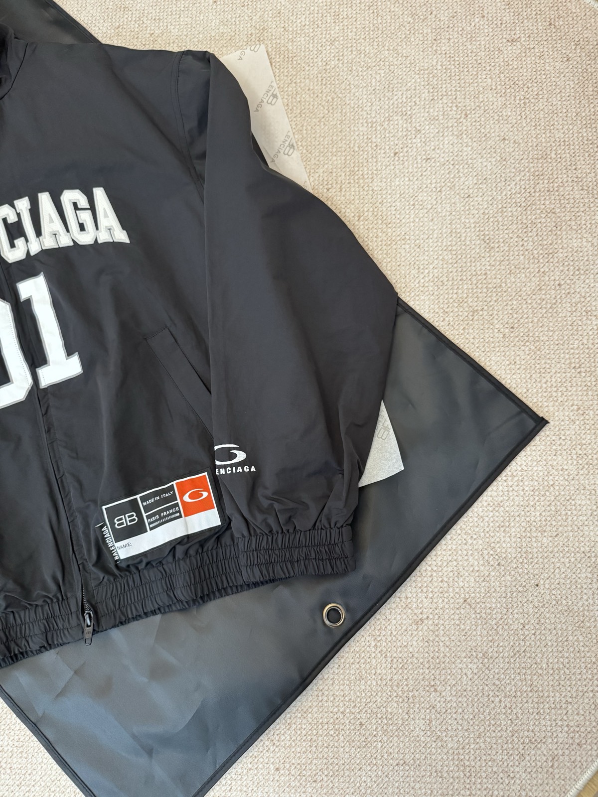 バレンシアガ「Balenciaga」‌バスケットボールコレクション 01 スポーツジャケット