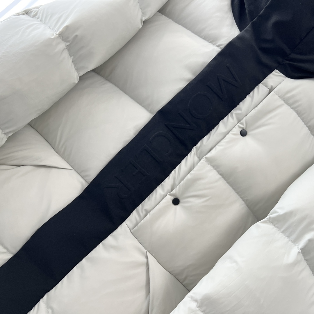 モンクレール「Moncler」ブラックレーベル ブラックウォリアー ショートダウンジャケット