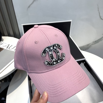 シャネル「Chanel」2025 クリスタルエンボス ハードキャップ