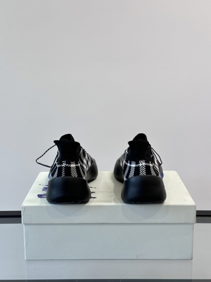 バーバリー「Burberry」ブルベリー 2025 SS 3Dエラストメッシュ スニーカー