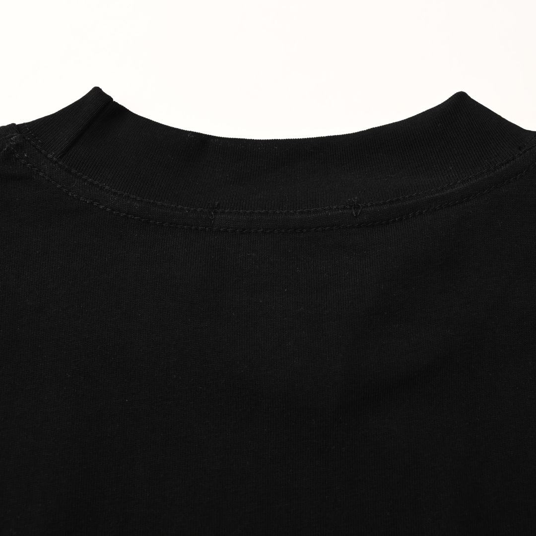 ボッテガ・ヴェネタ「Bottega Veneta」スネークレターロゴ刺繍半袖Tシャツ