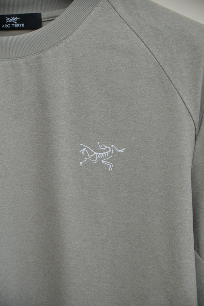 アークテリクス「ARC'TERYX」2025春夏 プレミアムコットン ロゴ刺繍半袖Tシャツ