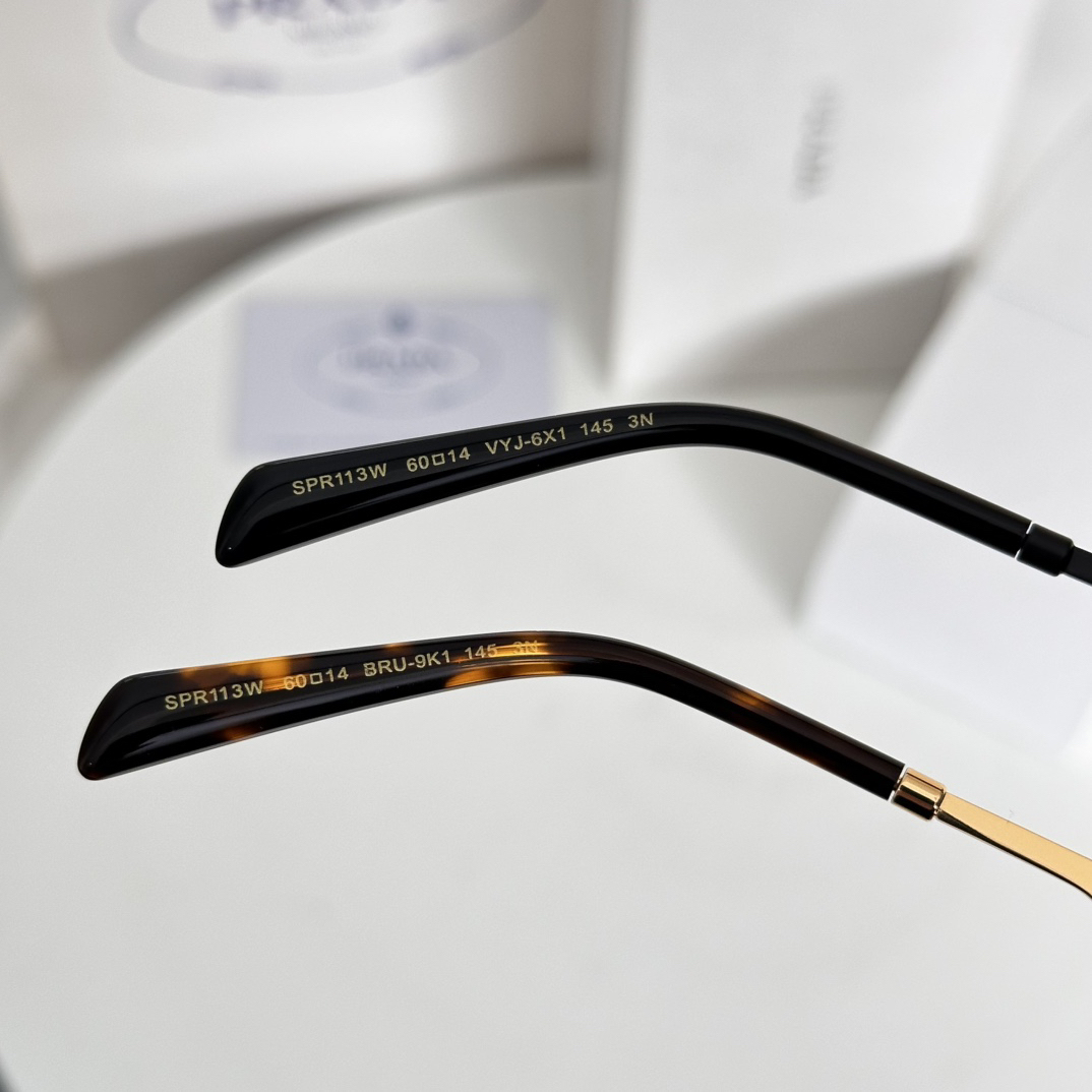 プラダ「Prada」Linea Rossa 2025 サングラス