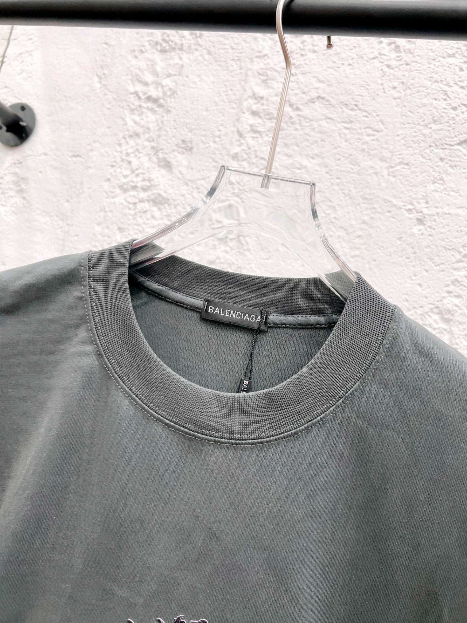 バレンシアガ「Balenciaga」ハイネックプレミアムコットン半袖Tシャツ