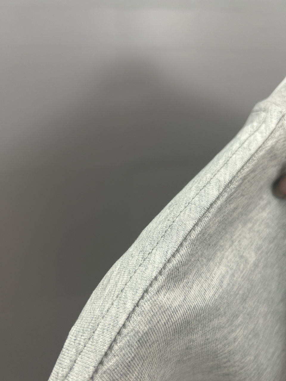 バレンシアガ「Balenciaga」クラシック プリント クルーネックTシャツ