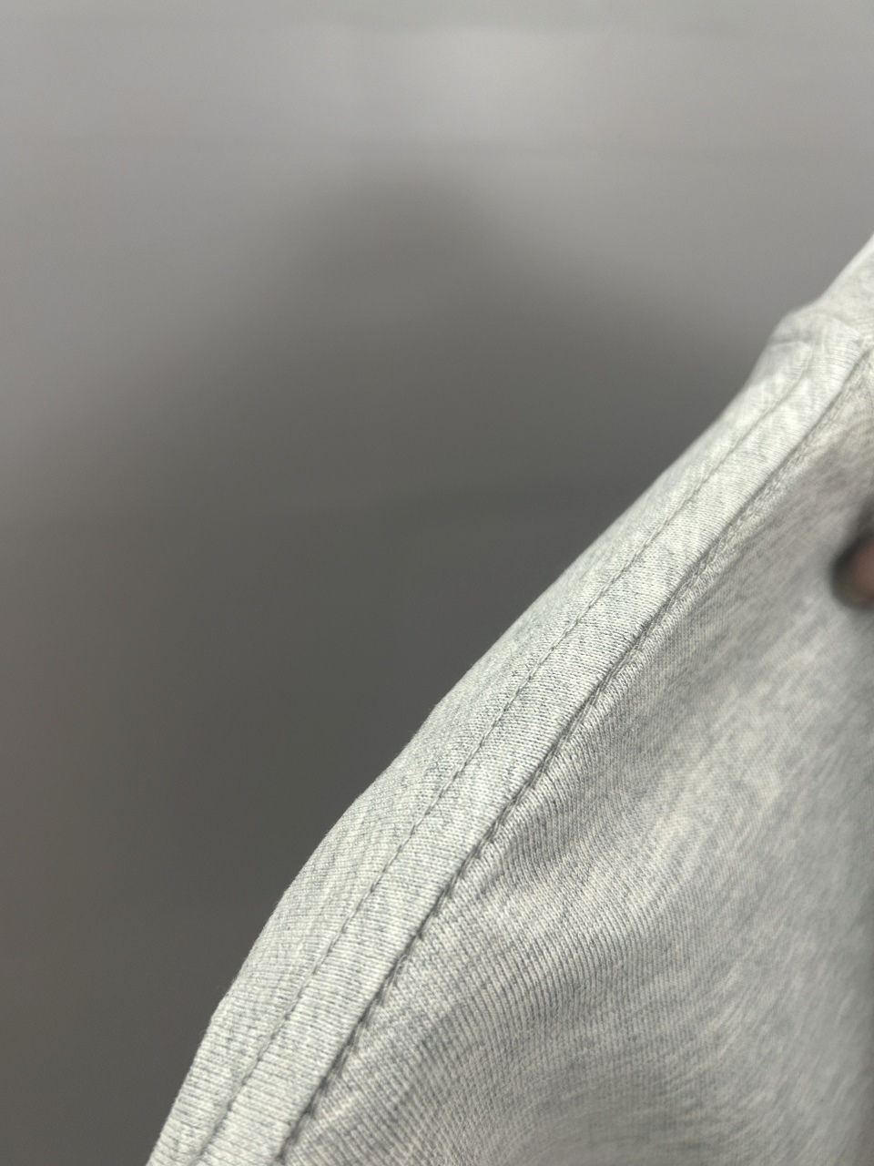 バレンシアガ「Balenciaga」クラシック プリント クルーネックTシャツ