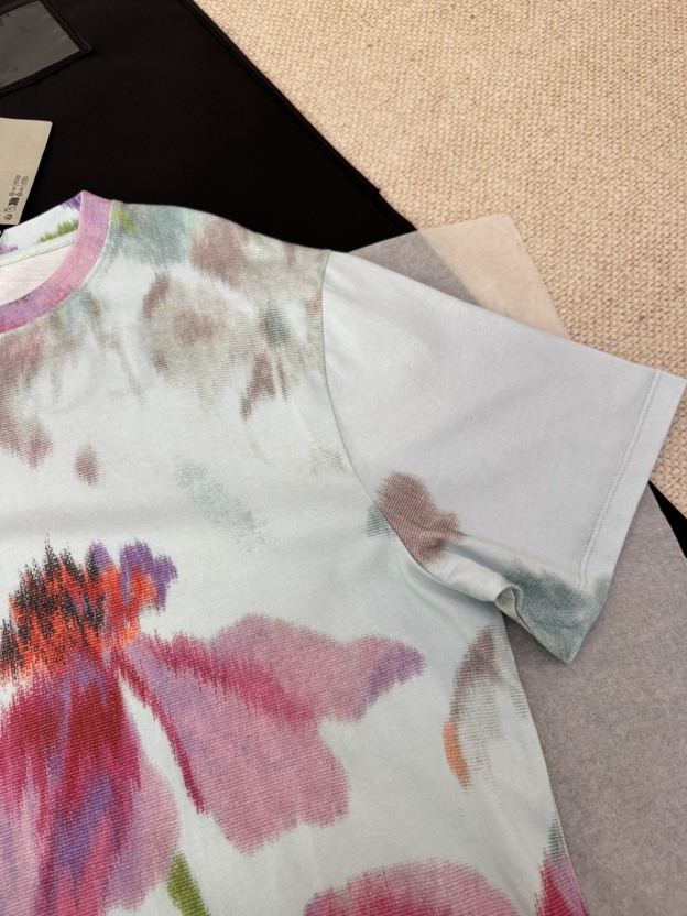 ロエベ「Loewe」フローラル プリント クルーネックTシャツ