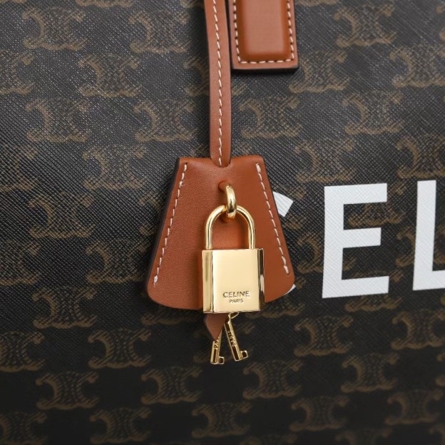 セリーヌ「Celine」トリアンンフ モノグラム トラベルバッグ