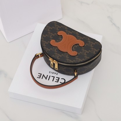 セリーヌ「Celine」Triomphe Canvas ハーフムーンボックスバッグ