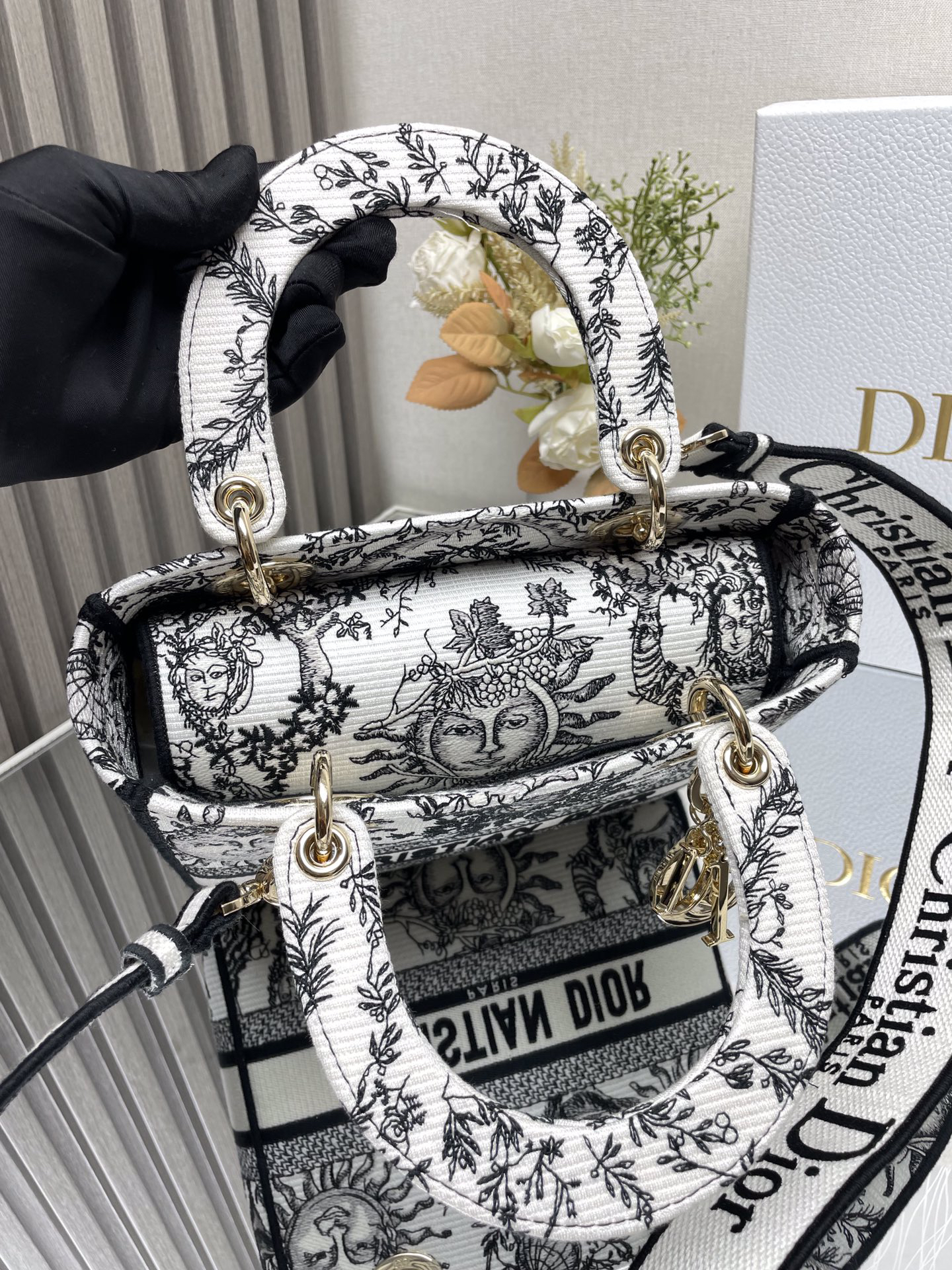 ディオール「Dior」Lady D-Lite ショルダーバッグ