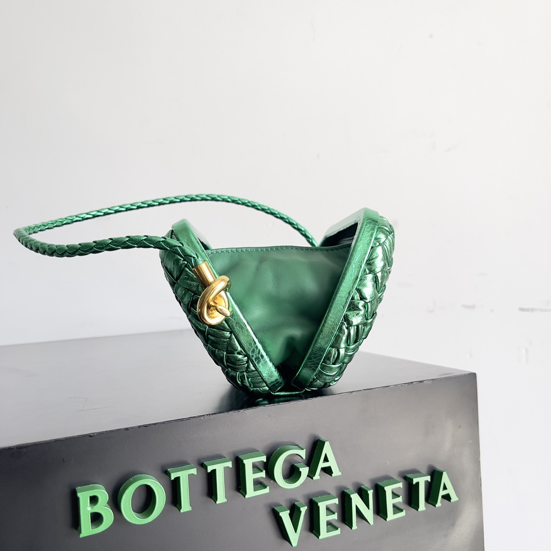 ボッテガ・ヴェネタ「Bottega Veneta」Knot ミナウディエール イブニングバッグ
