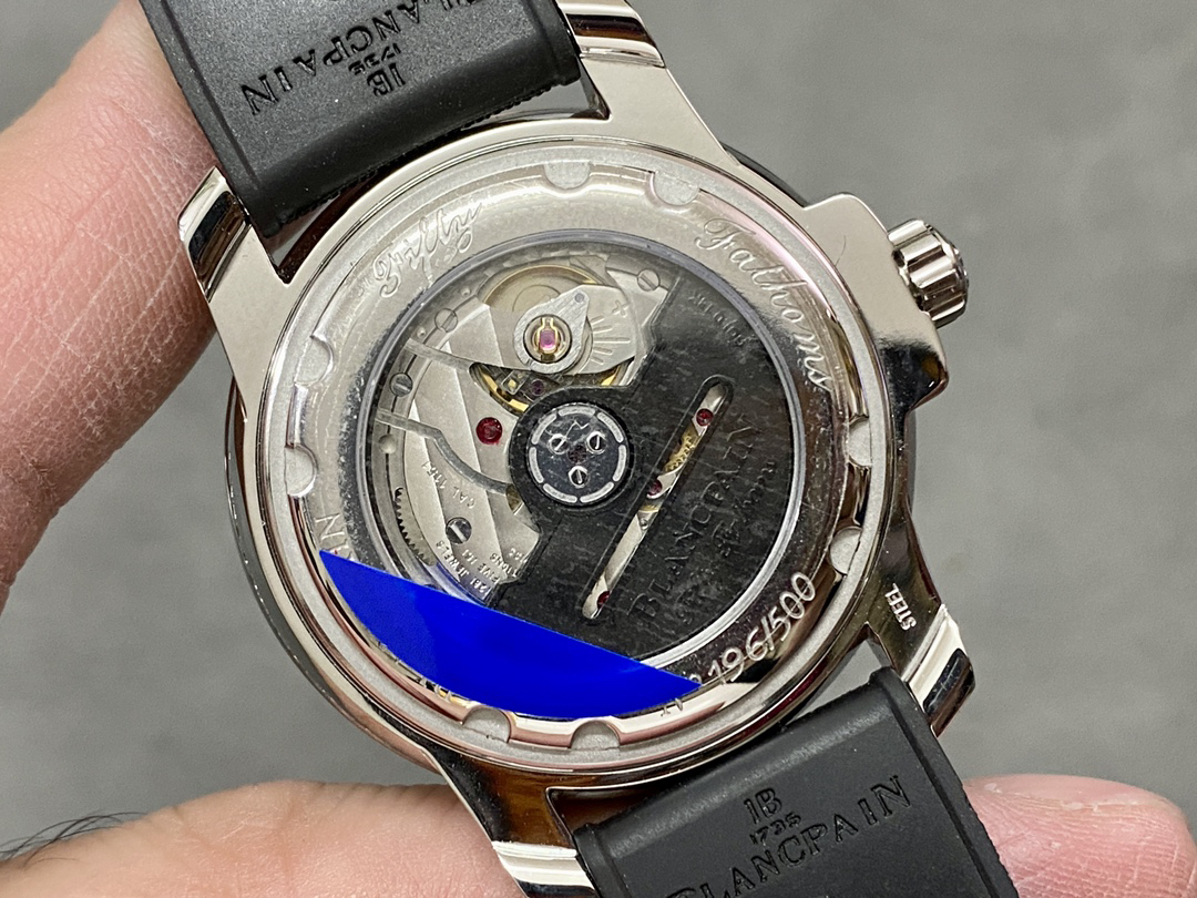 ブランパン「Blancpain」フィフティ・ファゾム バラクーダ自動巻きダイバーズウォッチ40.3mm