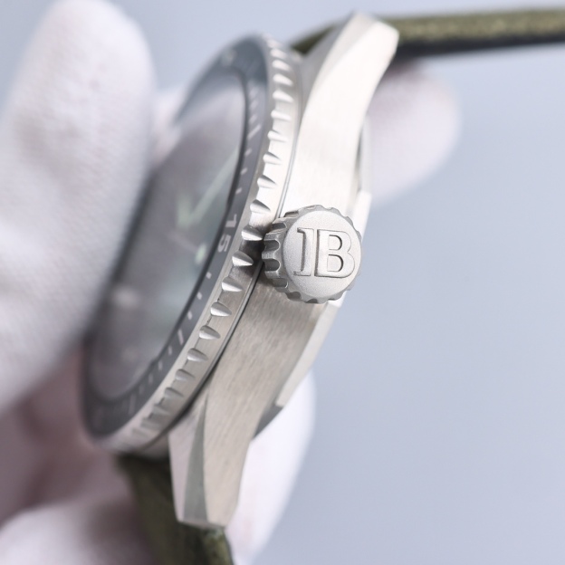 ブランパン「Blancpain」フィフティ・ファゾム自動巻きダイバーズウォッチ43mm