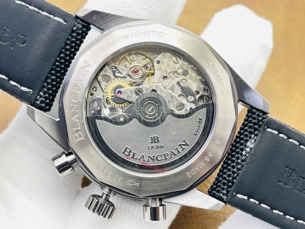 ブランパン「Blancpain」フィフティ・ファゾム バチスカーフ フライバッククロノグラフ自動巻きダイバーズウォッチ43mm