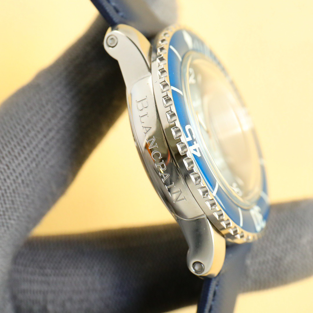 ブランパン「Blancpain」フィフティ・ファゾム自動巻きダイバーズウォッチ45mm