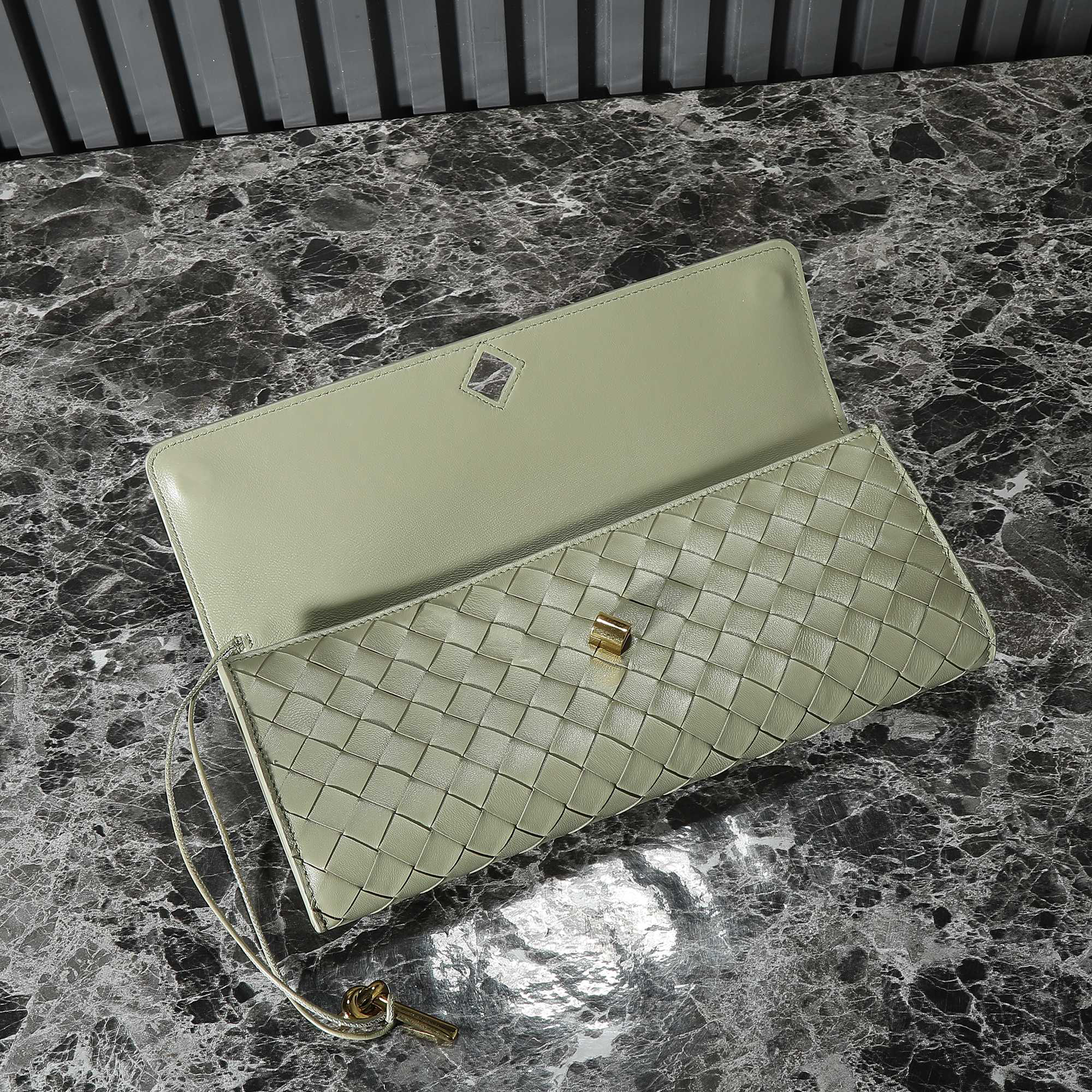 ボッテガ・ヴェネタ「Bottega Veneta」Andiamo イブニングトートバッグ