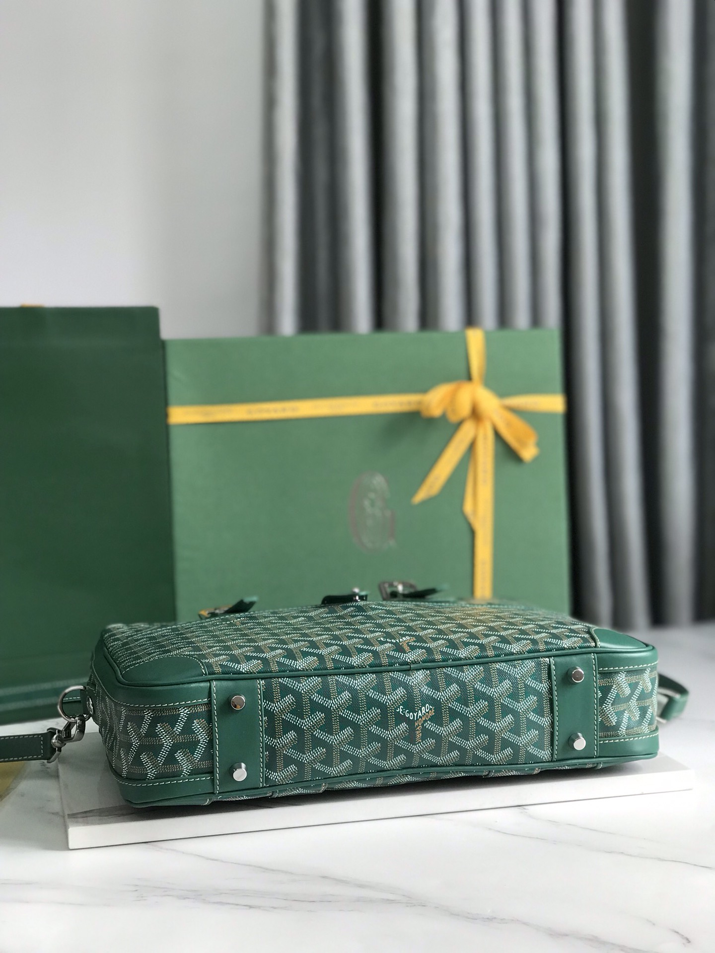 ゴヤール「Goyard」Ambassade トランペットですメッセージバッグ