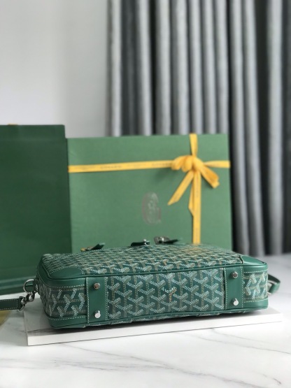 ゴヤール「Goyard」Ambassade トランペットですメッセージバッグ
