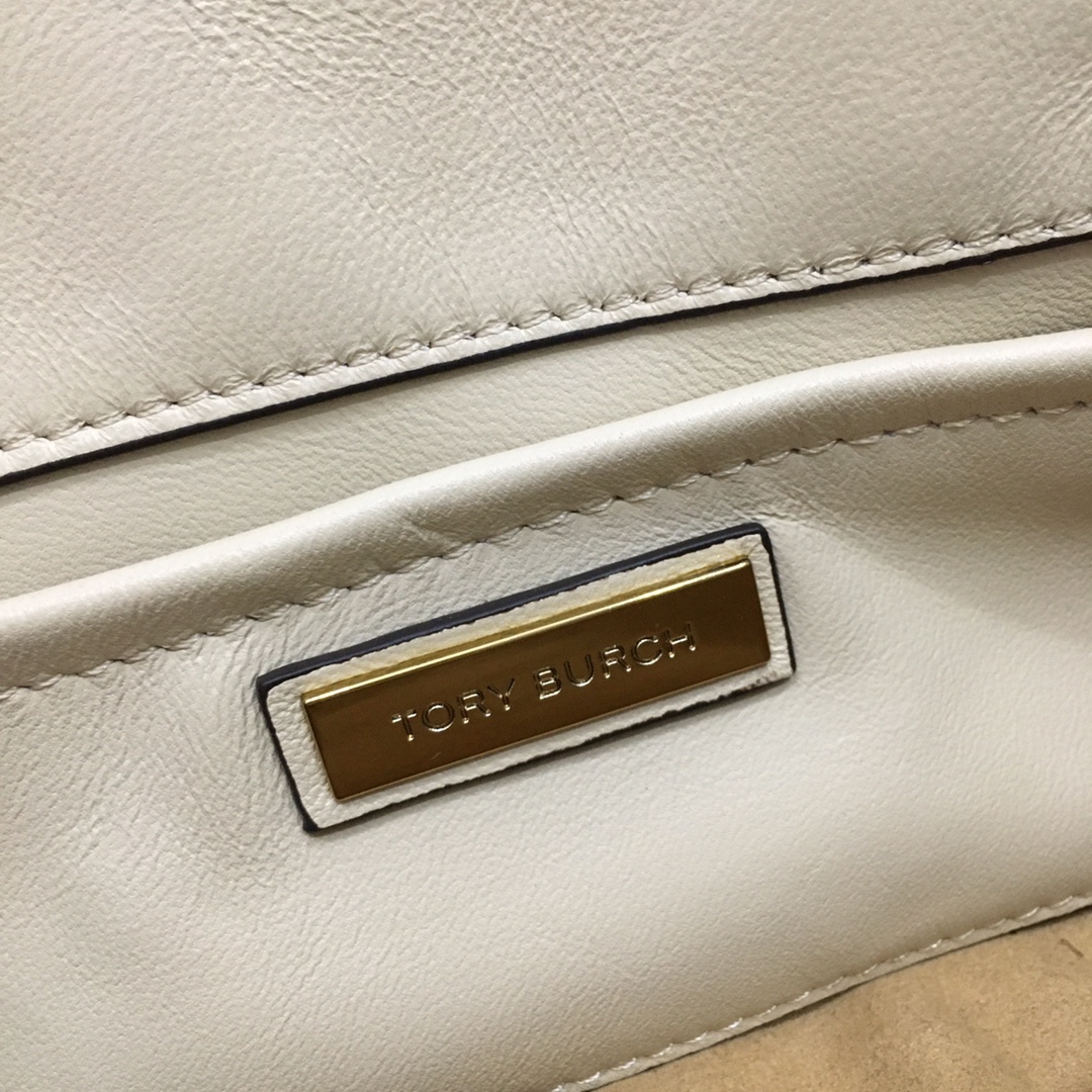 トリー バーチ「Tory Burch」 KIRA 菱目キルティング アンダーアームバッグ