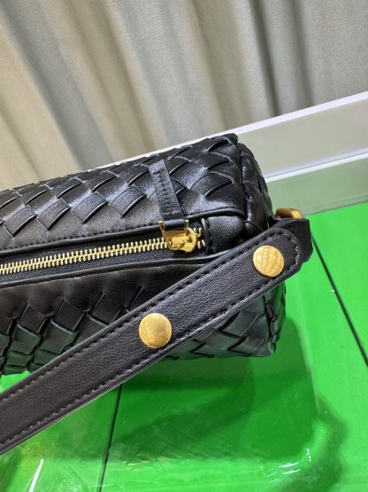 ボッテガ・ヴェネタ「Bottega Veneta」2024早秋 大中華区限定 ショルダーバッグ
