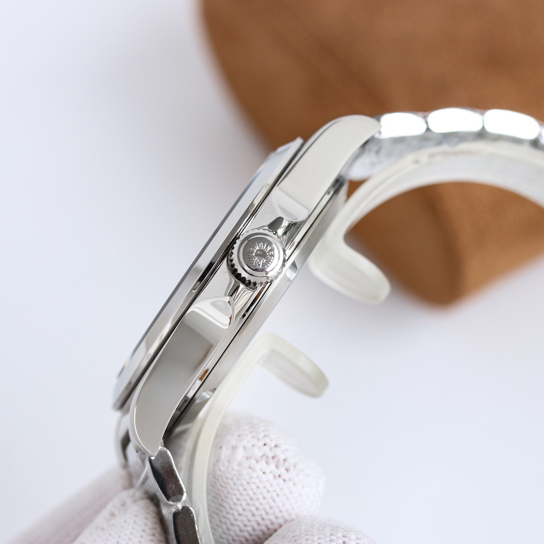 ロンジン「Longines」Conquestステンレススチール メンズウォッチ41MM