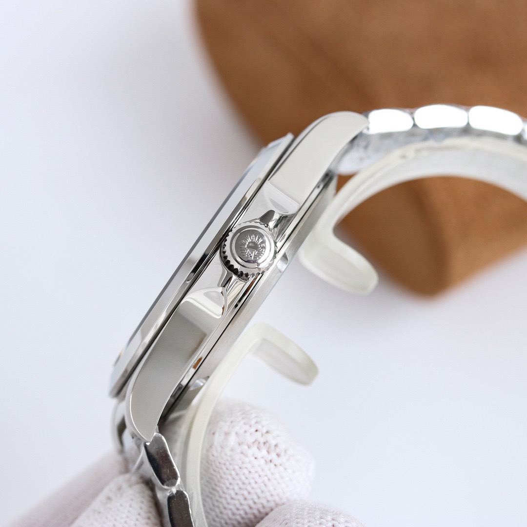 ロンジン「Longines」Conquestステンレススチール メンズウォッチ41MM